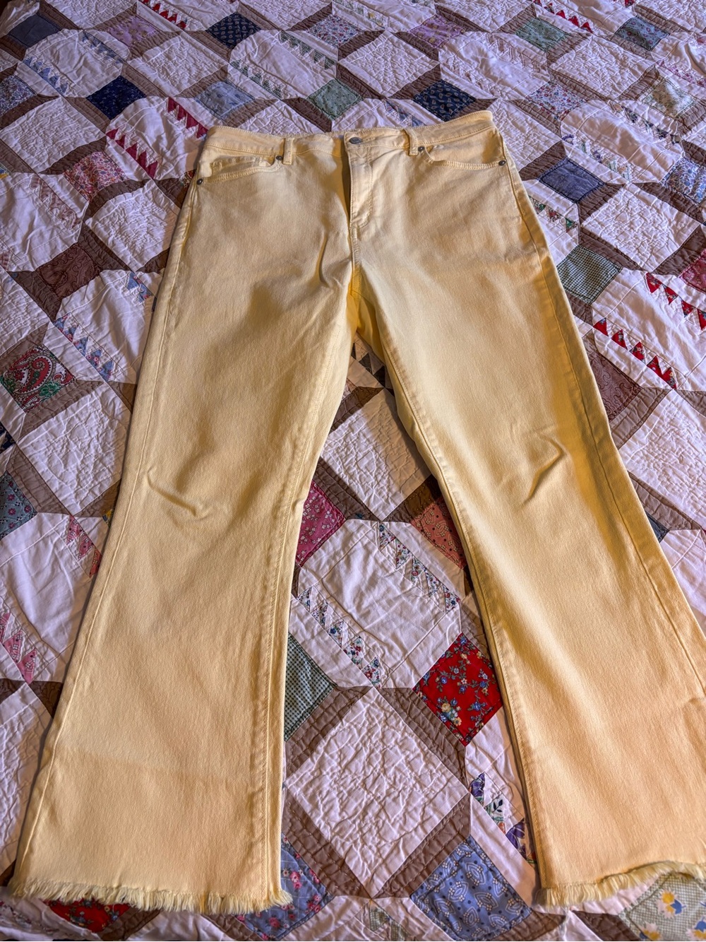 Women’s Yellow Cropped Jeans